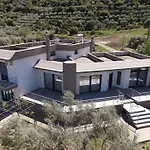 Terra Nova Luxury *
