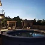 فيلة Terra Nova Luxury ميستراس