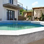 Terra Nova Luxury *