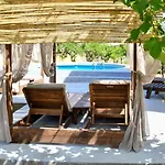 Terra Nova Luxury * ميستراس