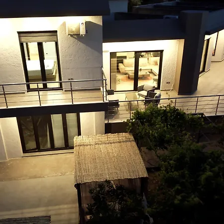 Terra Nova Luxury ميستراس