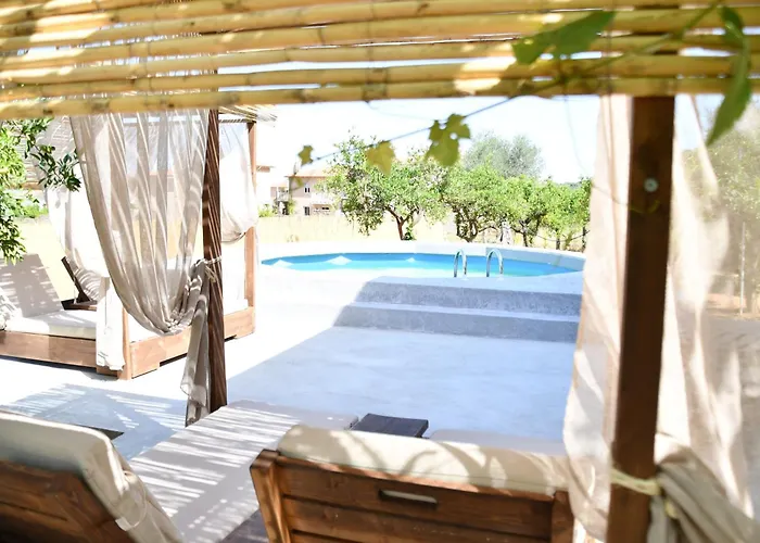 Terra Nova Luxury * Mystras